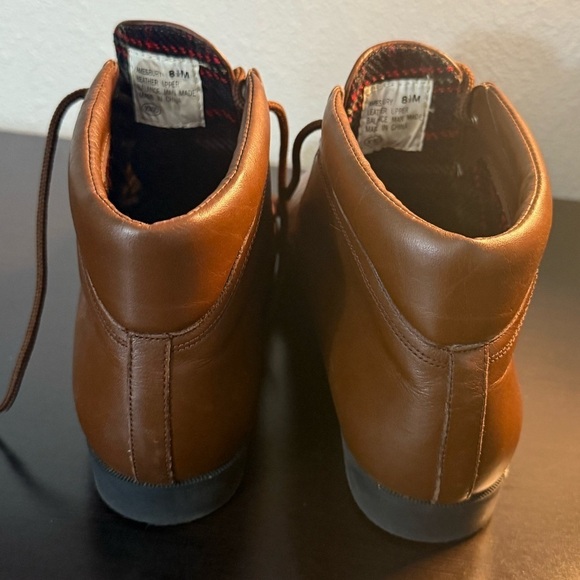 Danexx
Classic Tan Chukka Boots for Men main image 7